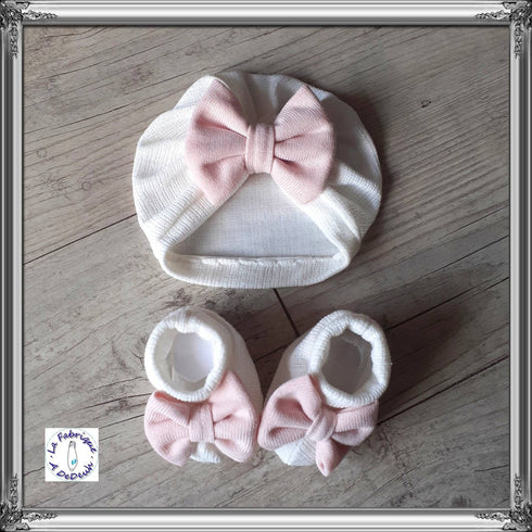 Off-white baby turban with pink bow + matching slippers. Choice of thin or warm fabric